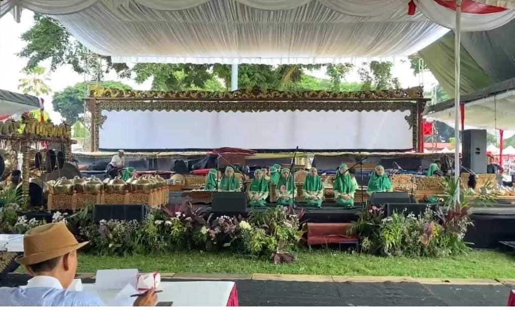 KARAWITAN. SD Mutual 2 kembali berjaya dalam lomba Seni karawitan sekota/kabupaten yang diselenggarakan Dinas Pendidikan dan Kebudayaan Kota Magelang. (foto: sdmutual2)  